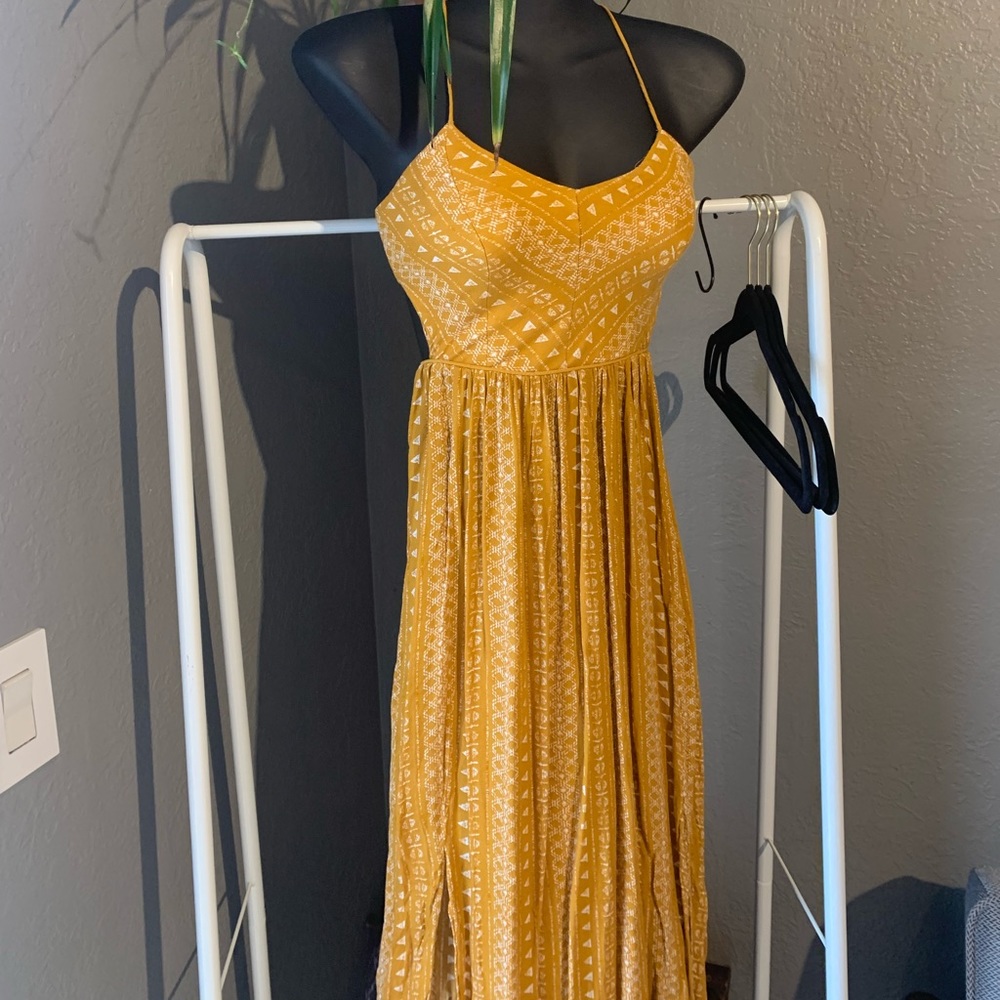 FOREVER 21 - Yellow Backless Maxi Dress